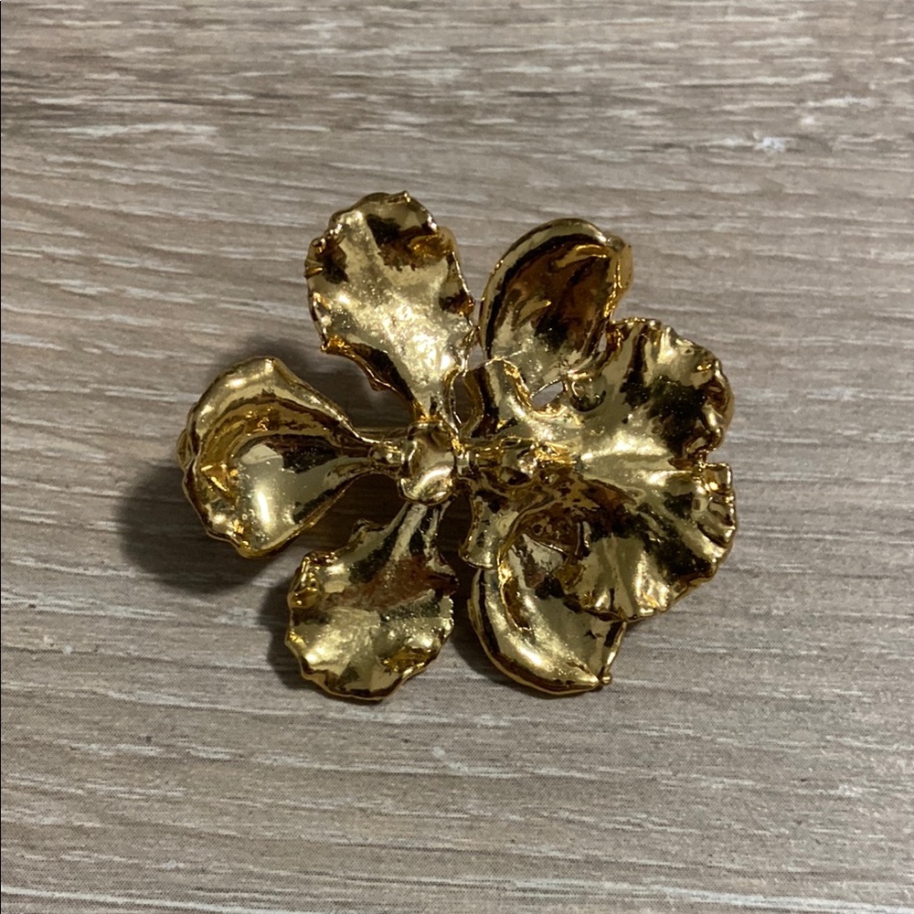 Vintage Gold Toned Floral Brooch